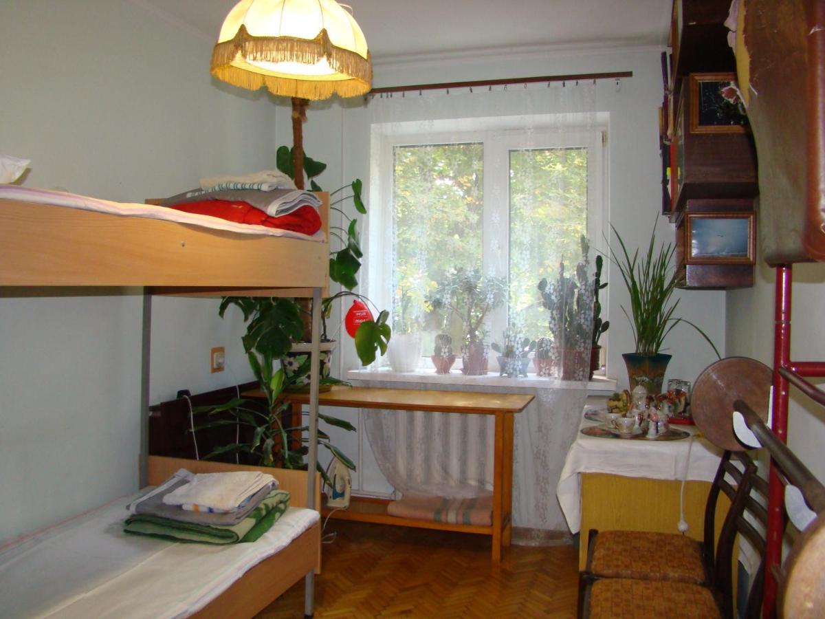 очень уютная, тихая, єко комната с видом на сад * Vinnytsia
